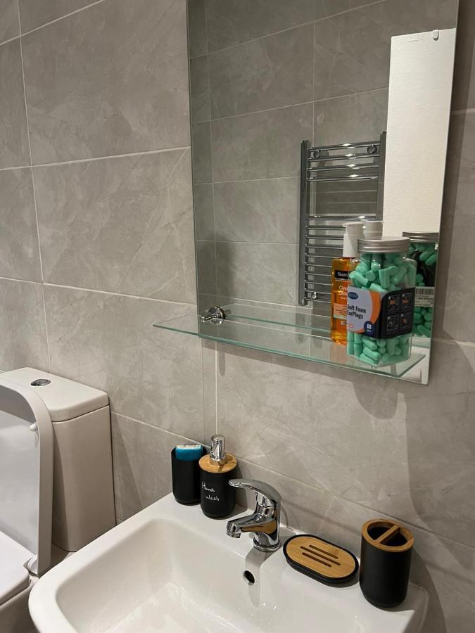 Lovely 2 Bed Flat In Soho! London Luaran gambar